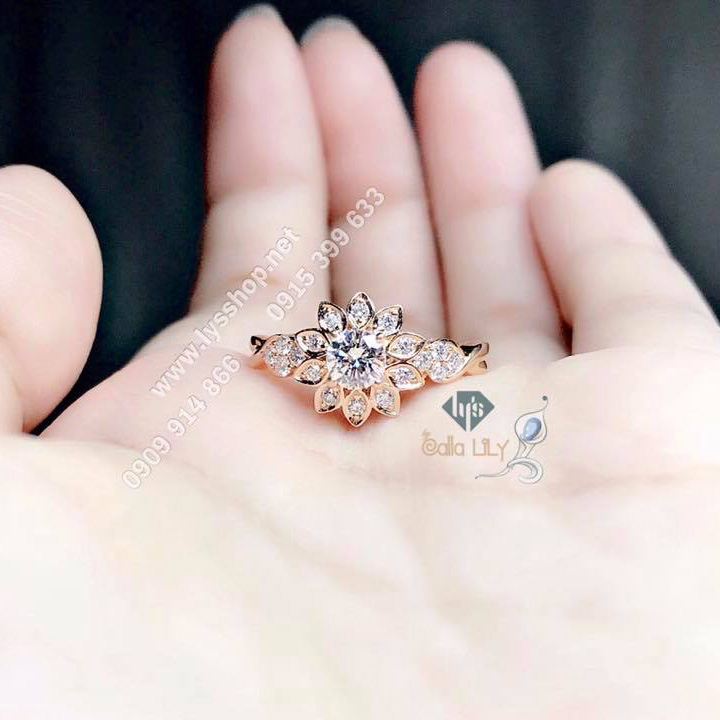 NHẪN 4 LY HOA CÁNH NHỌN ROSE GOLD