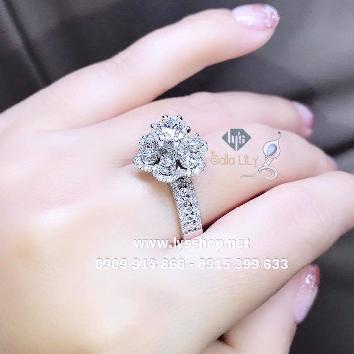 NHẪN CHÙM HALO HOA 6 CÁNH 5,4 LY